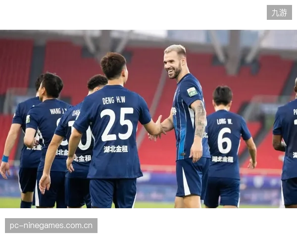 武汉三镇与云南玉昆迎来保级六分战，结果影响深远。
